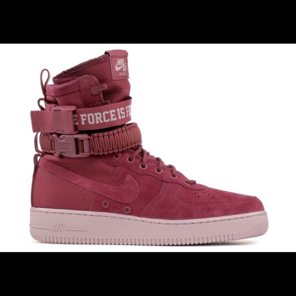 Nike SF AF1 “The force is female” NEW!!